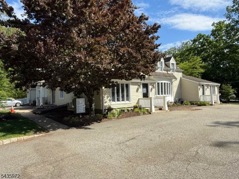 550 W Main St - Photo 1