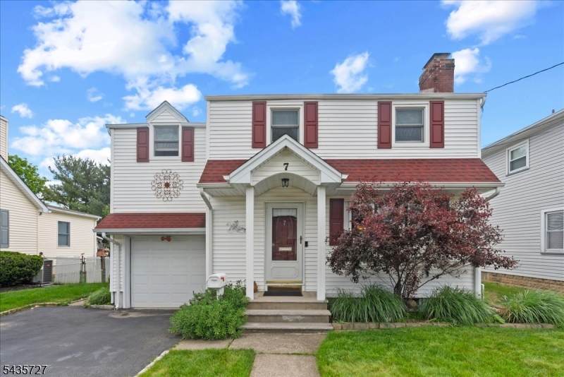 7 Halsey Ave - Photo 1