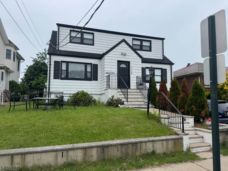 218 Bell Ave - Photo 1