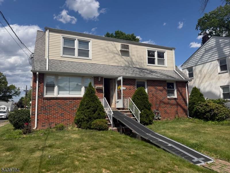1018 Walnut St - Photo 1