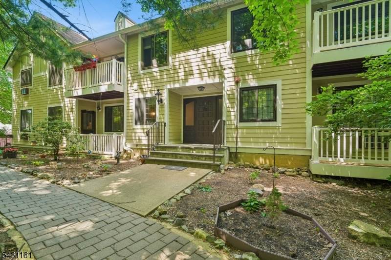 18 B Foxwood Dr Unit B - Photo 1