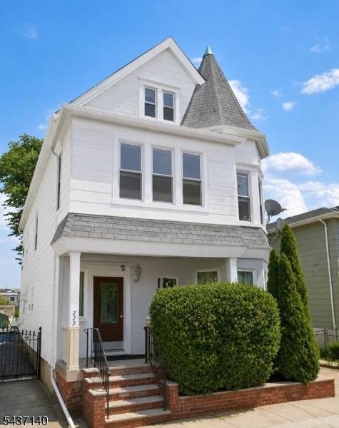 222 Devon St - Photo 1