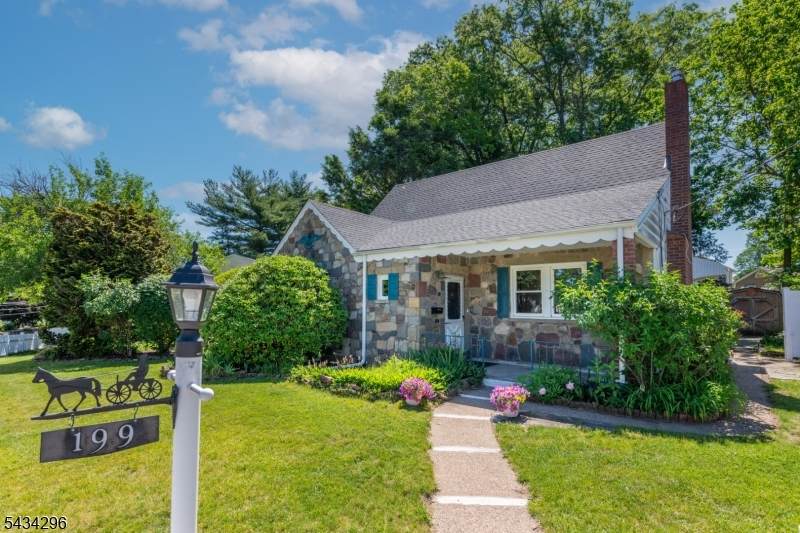 199 Linwood Ave - Photo 1