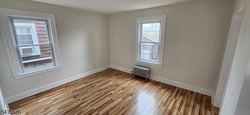 102 Beaumont Pl - Photo 1