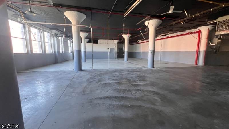 425 Ferry St - Photo 1