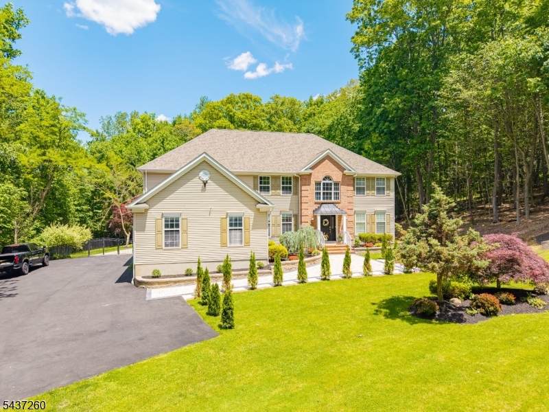 17 Cromwell Dr - Photo 1