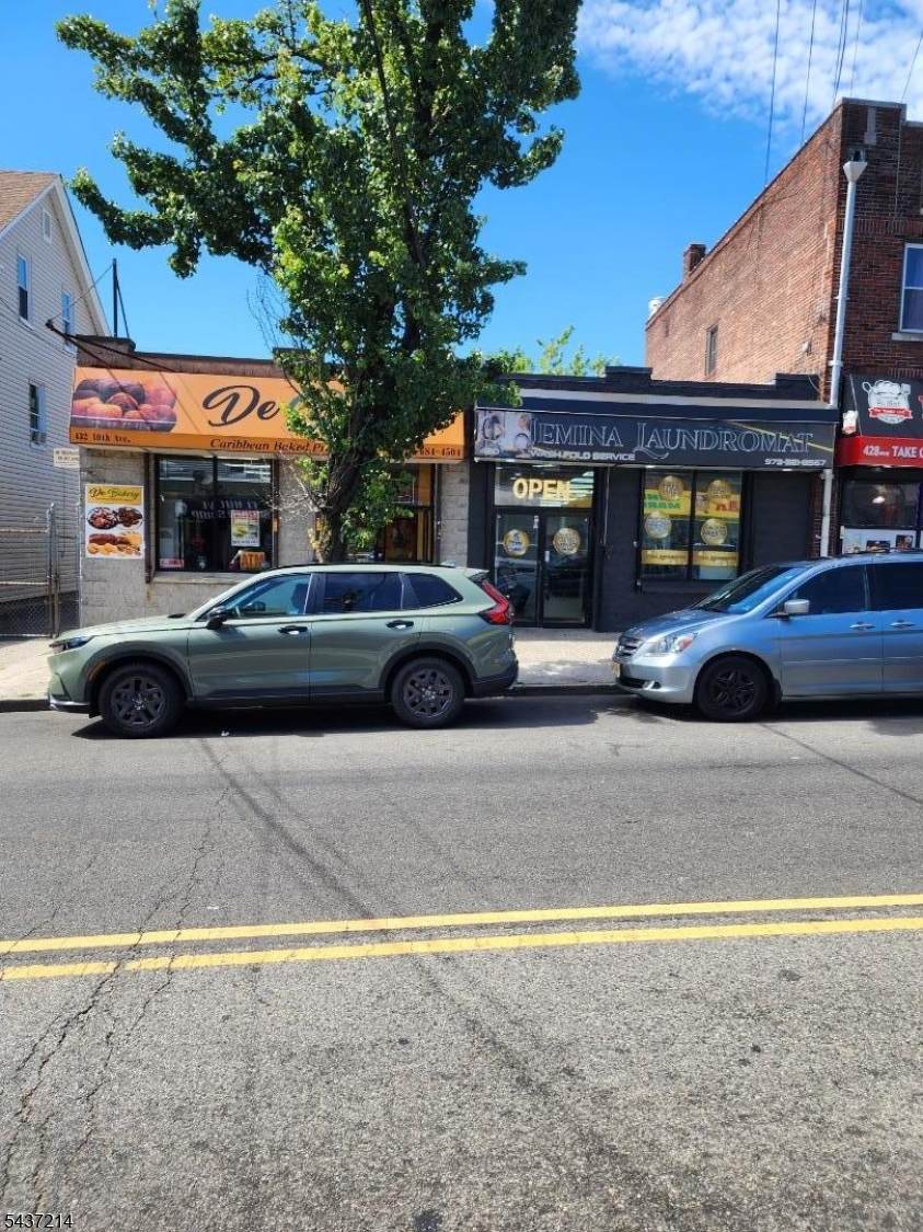 430 10Th Ave - Photo 1