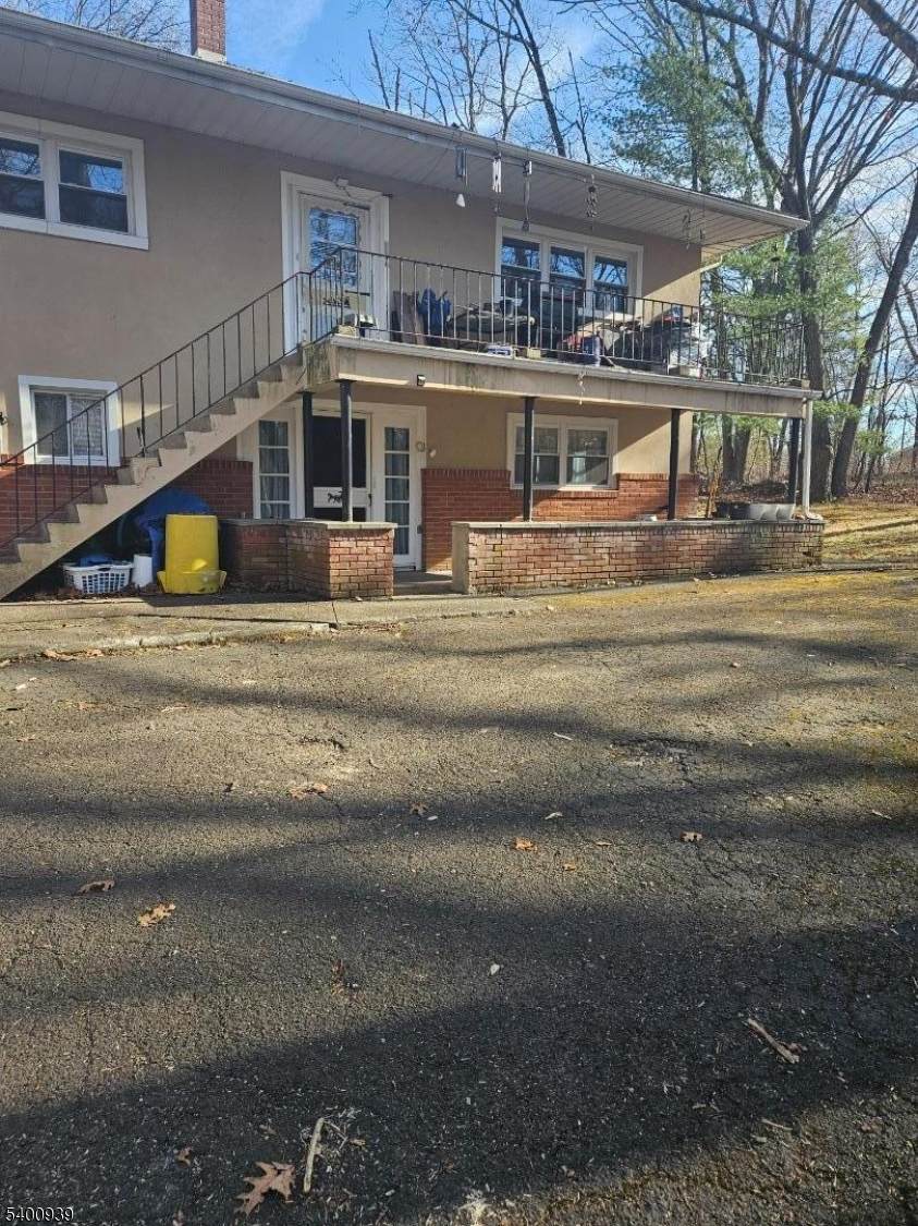 30 Union Ave - Photo 1