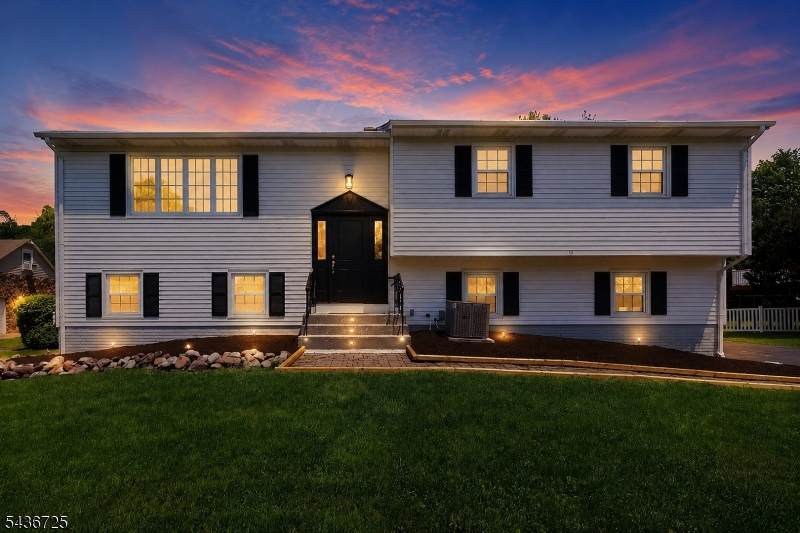 10 Red Oak Way - Photo 1