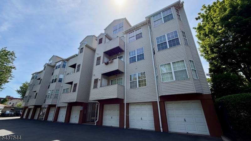 1342 North Ave  Unit D4 - Photo 1