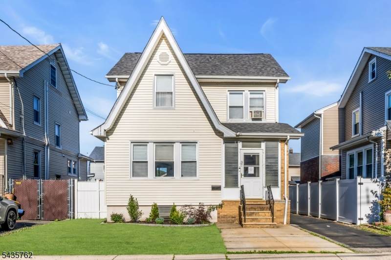37 Fairway Ave - Photo 1
