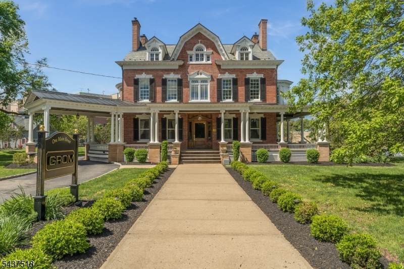 1 Main St - Photo 1