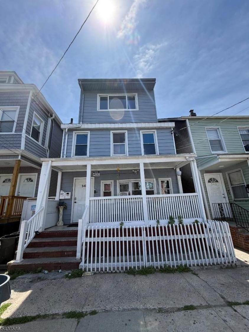 540 Marshall St - Photo 1