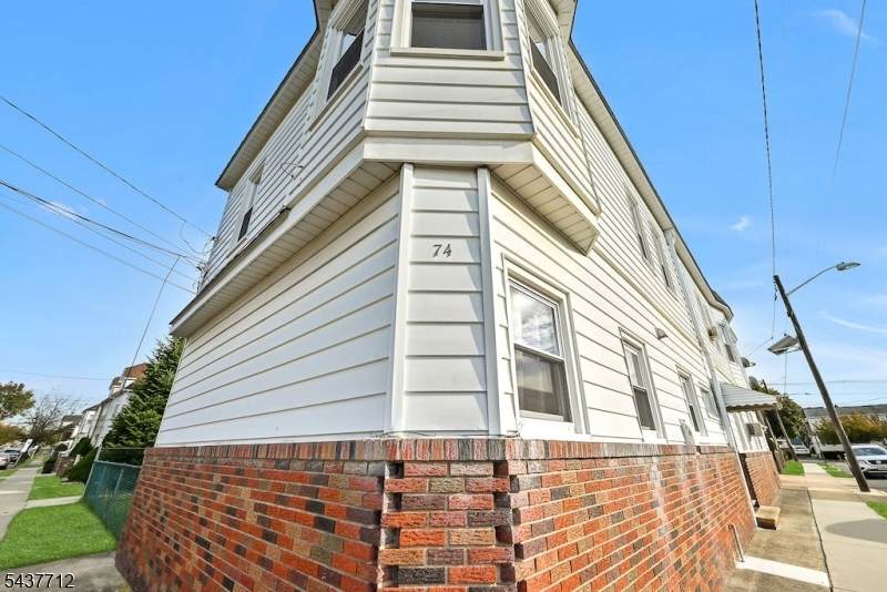 74 Plauderville Ave - Photo 1