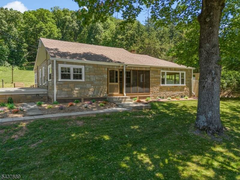 1813 Washington Valley Rd - Photo 1