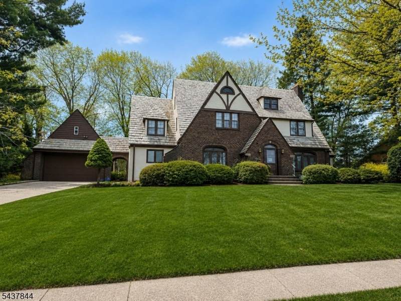 38 Alexander Ave - Photo 1