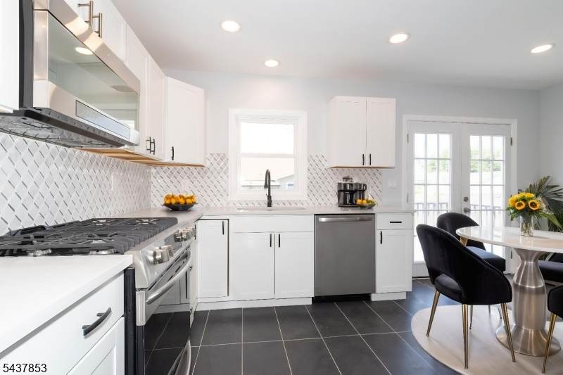 1170 Gruber Ave - Photo 1