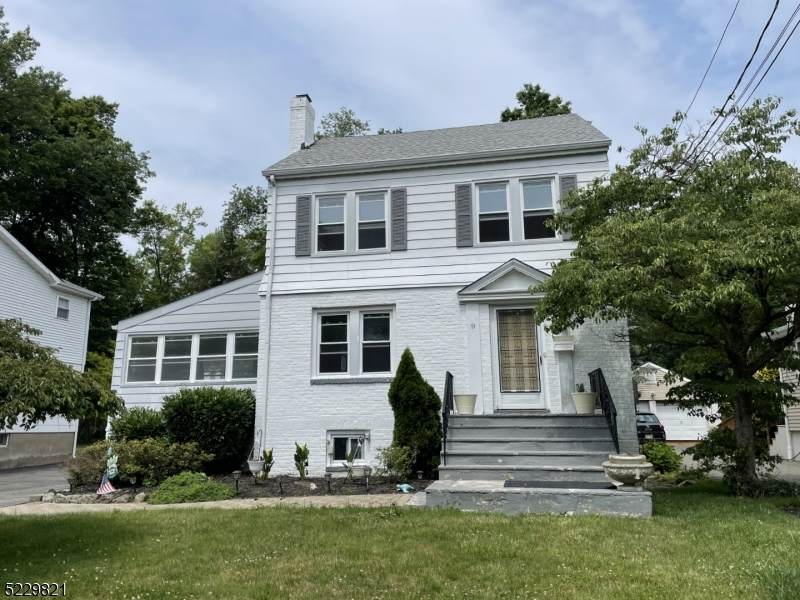 9 Royal Ave - Photo 1