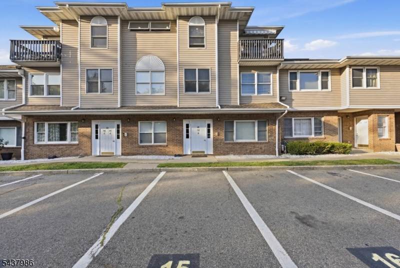235 Dakota St - Photo 1