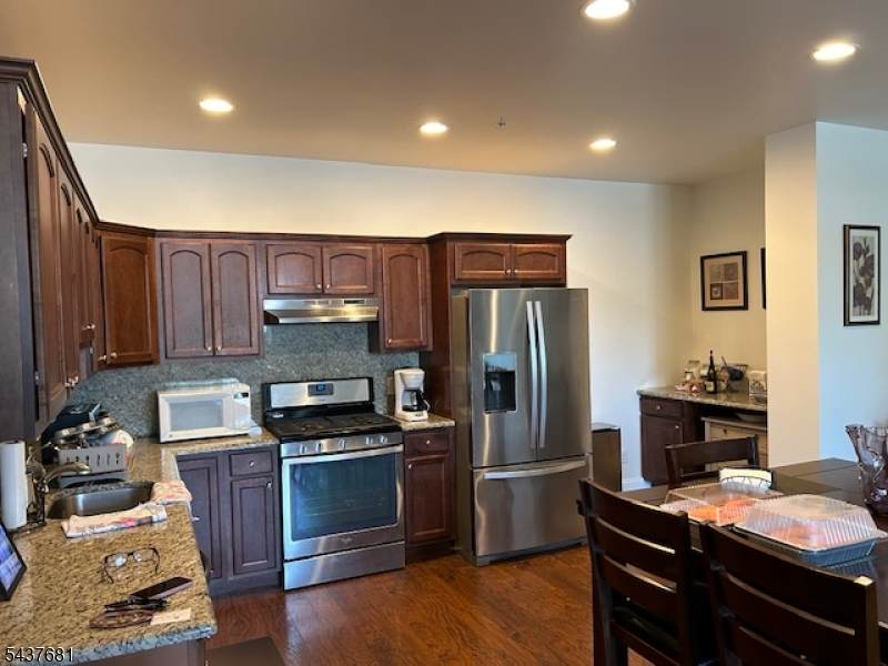 375 Park Ave - Photo 1