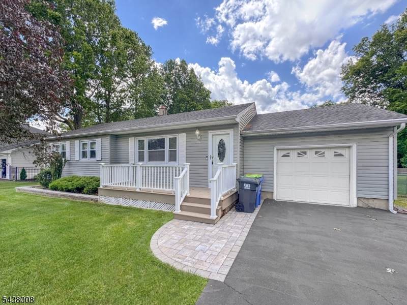 120 Oak St - Photo 1