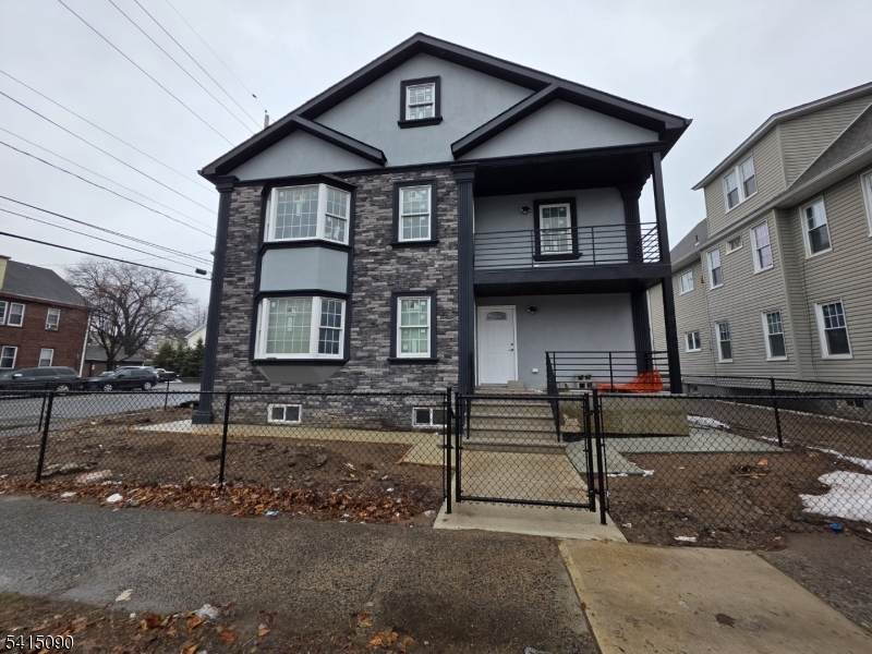 260 Trenton Ave - Photo 1