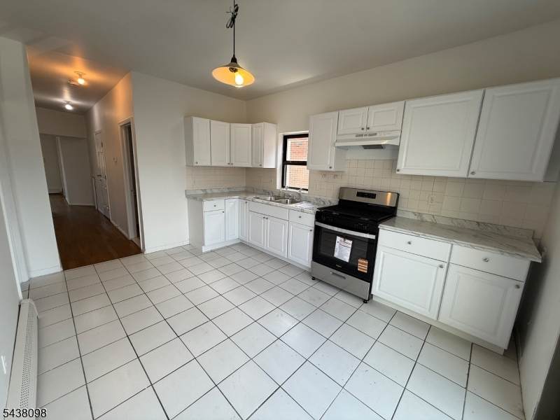 88 Garrison St - Photo 1