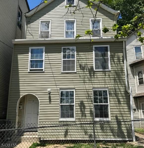7 Circle Ave - Photo 1
