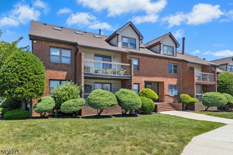 121 Beverly Hill Ter - Photo 1