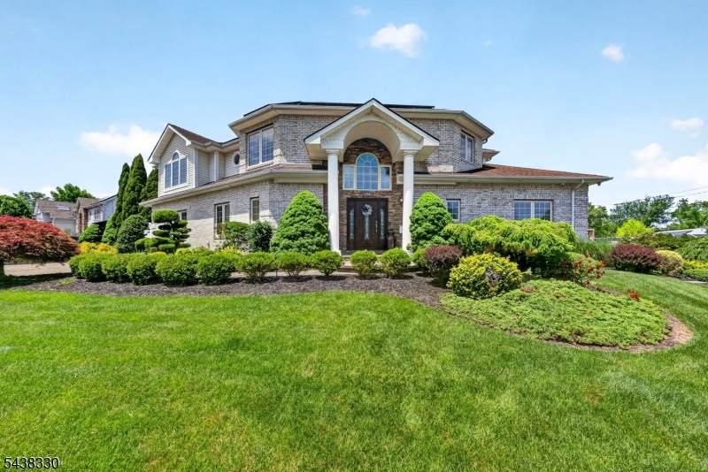276 Northview Ter - Photo 1
