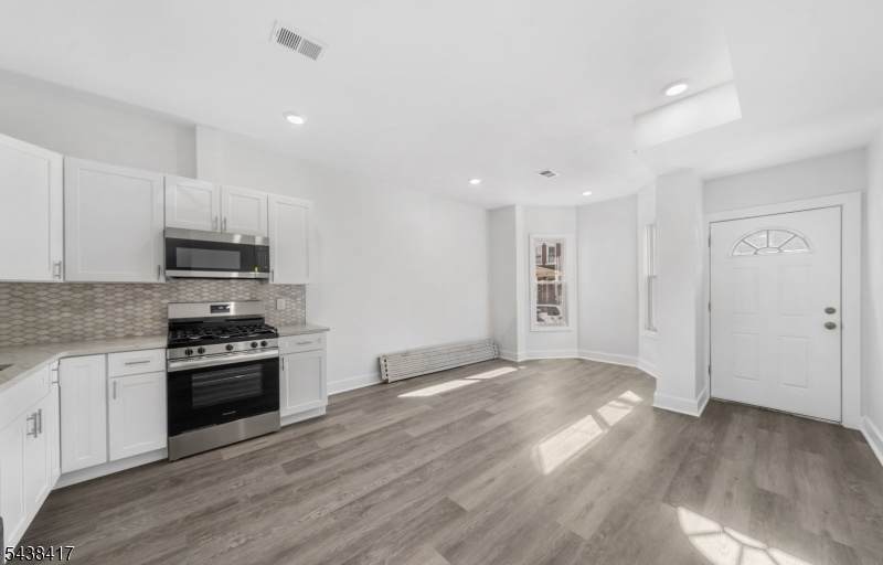 1119 Hampton Place - Photo 1