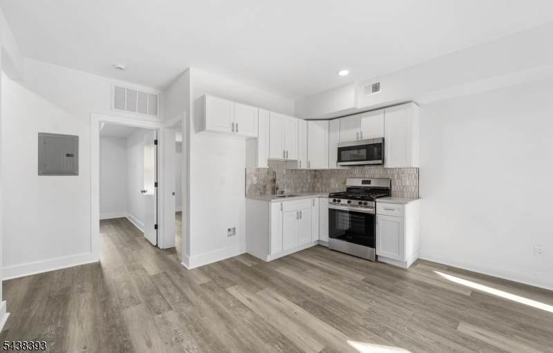 1119 Hampton Place - Photo 1