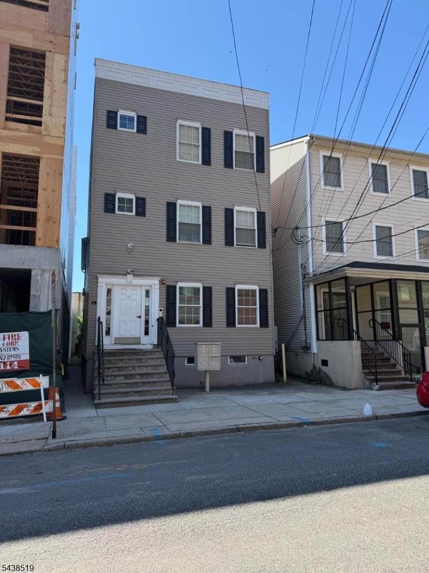 118 Bayard St - Photo 1