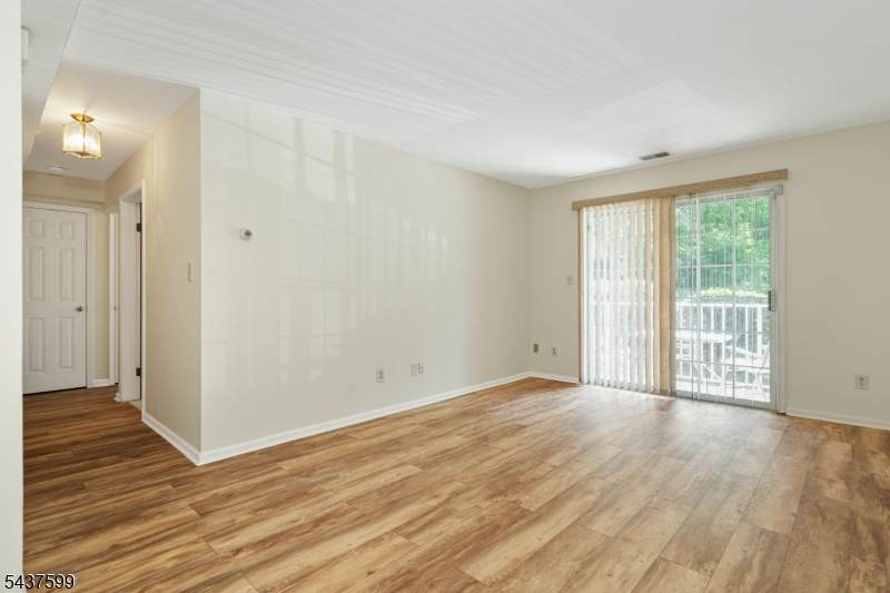 https://bt-photos.global.ssl.fastly.net/gsmls/orig_boomver_1_4033346-2.jpg