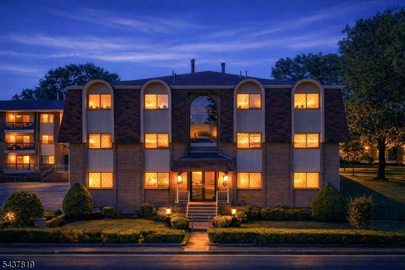 1190 W St Georges Ave - Photo 1