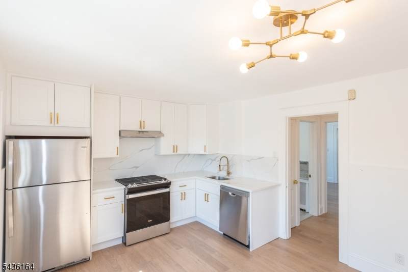 88 Hughes St - Photo 1