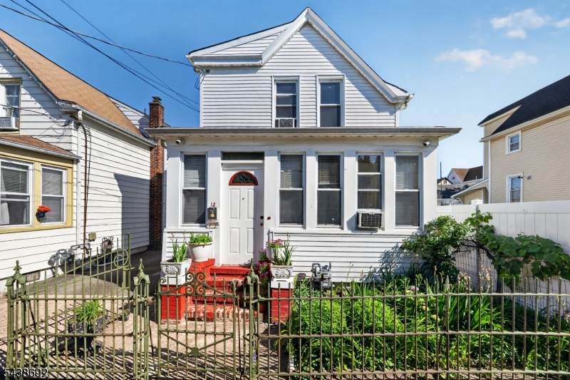 13 Sherman Pl - Photo 1