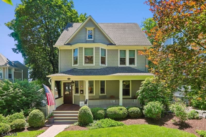 22 Oak Ridge Ave - Photo 1