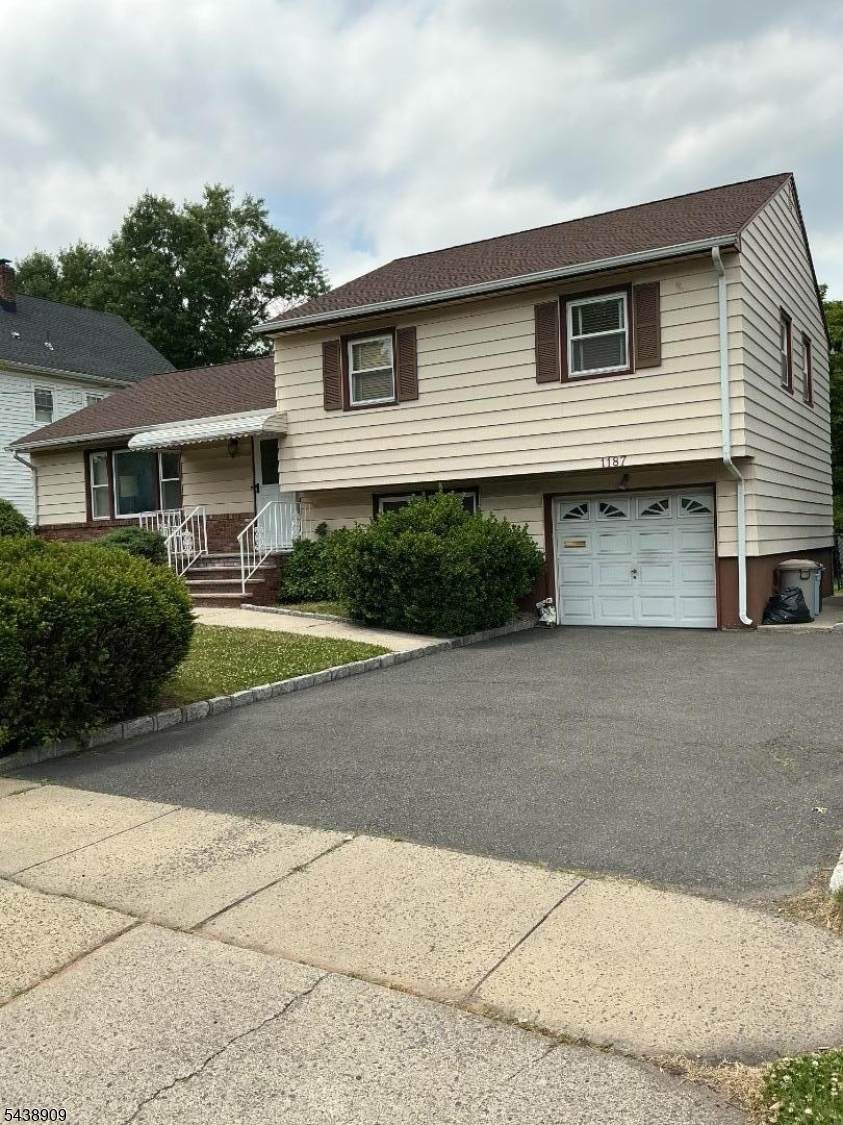 1187 Magie Ave - Photo 1