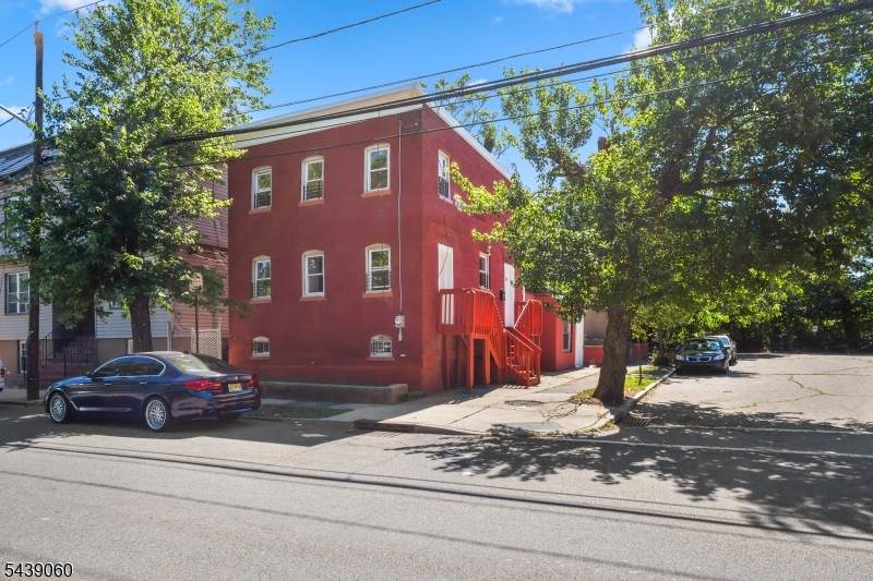 98 S Devine St - Photo 1