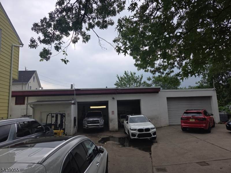 413 River Dr - Photo 1