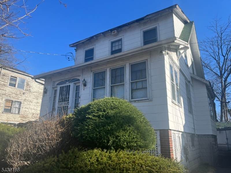 803 Lyons Ave - Photo 1