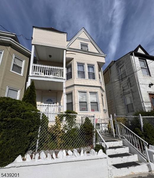 453 E 23Rd St - Photo 1