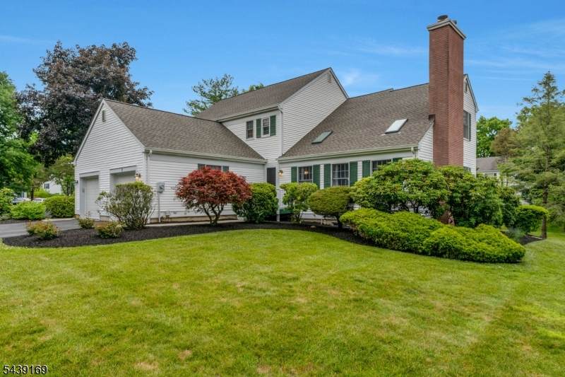 11 Hampton Ct - Photo 1