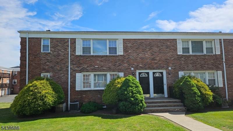 6 Dartmouth Ave - Photo 1