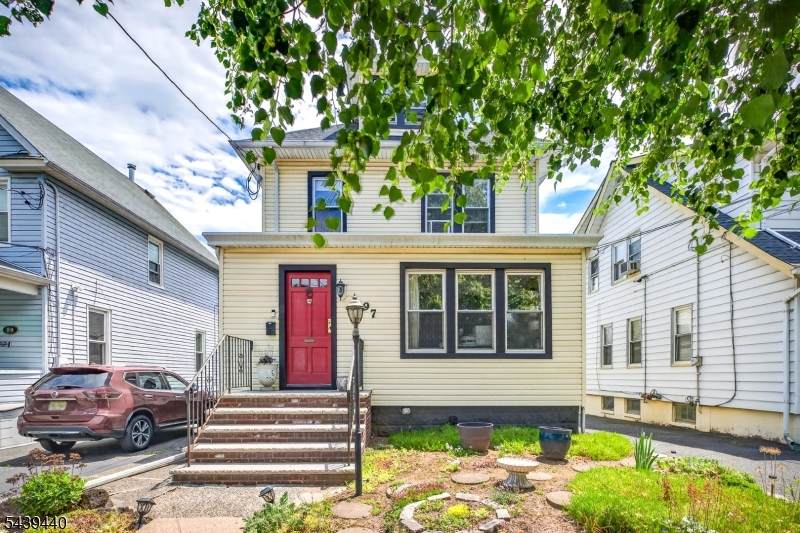 97 Berkeley Ave - Photo 1
