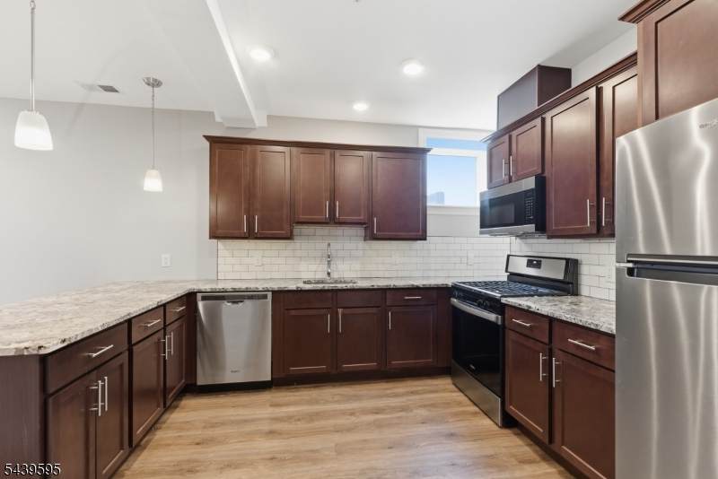 18 N Union Ave - Photo 1
