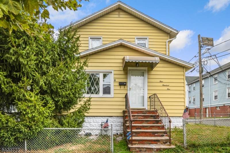 405 Kingsland Ave - Photo 1