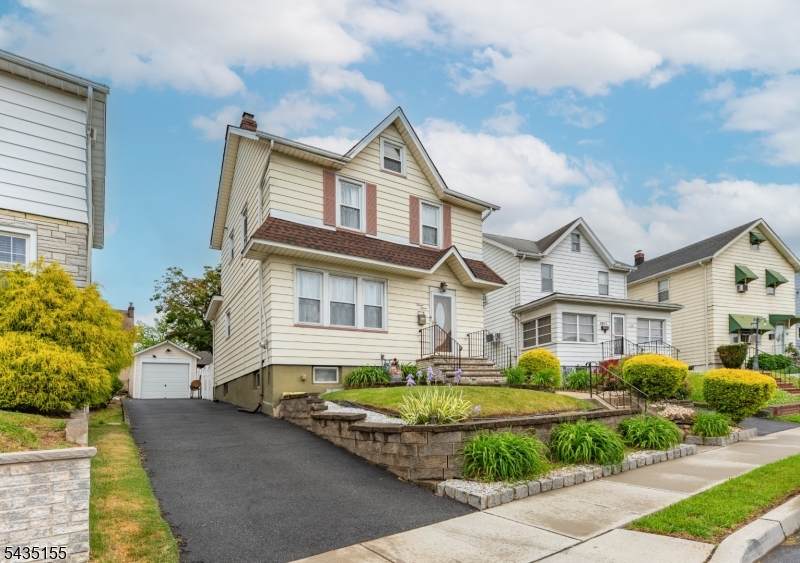 1515 Rose Ter - Photo 1