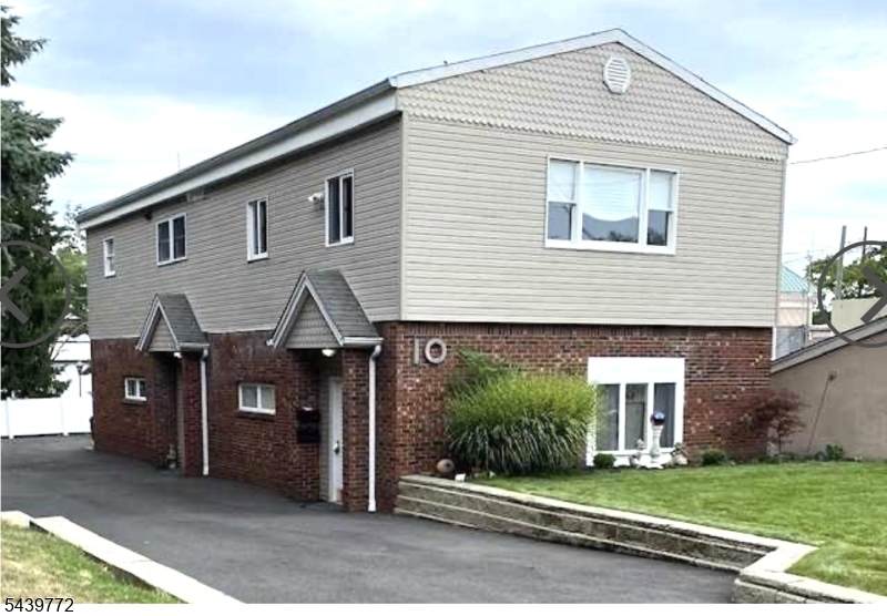 10 Evergreen Ave - Photo 1